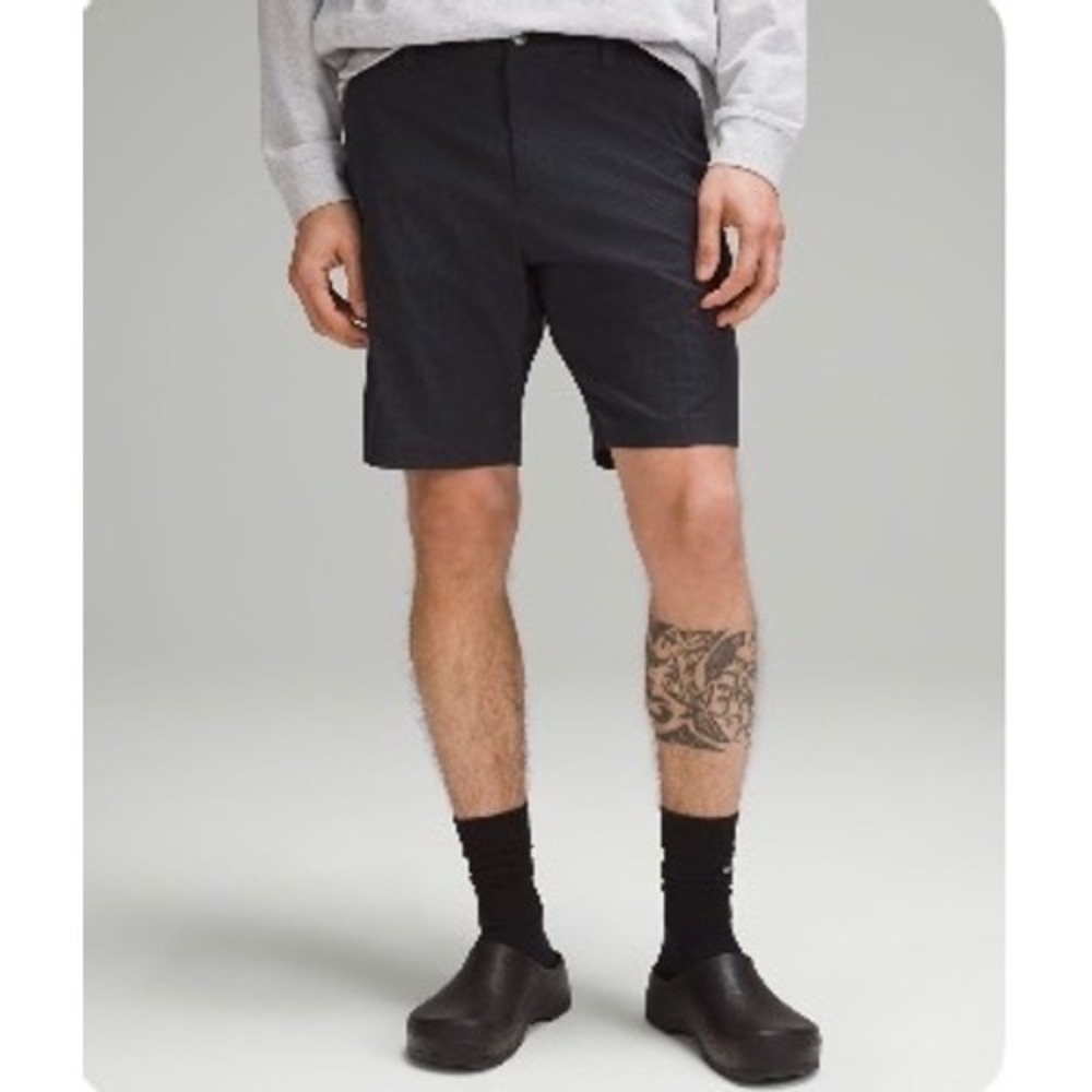 Lululemon Men's ABC Classic-fit short 7" WovenAir Obsidian size 31 EUC